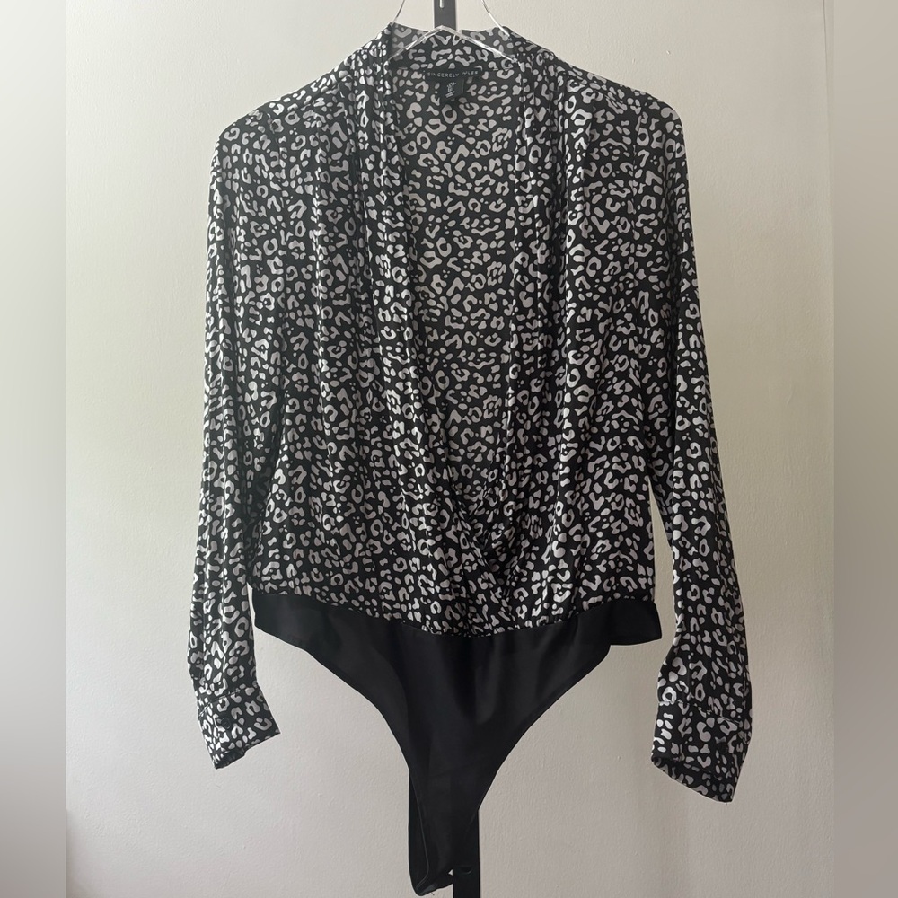 Sincerely Jules Black and White Long Sleeve Wrap Bodysuit‎